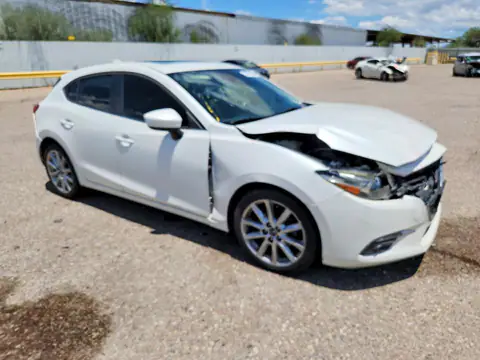 JM1BN1M33H1117467 — 2017 Mazda 3, photo 4 from Copart 16.10.2026, Front end
