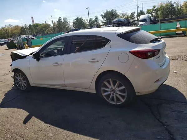 3MZBN1L7XHM126073 — 2017 Mazda 3, photo 2 from Copart 06.10.2026, Front end