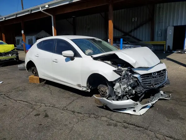3MZBN1L7XHM126073 — 2017 Mazda 3, photo 4 from Copart 06.10.2026, Front end