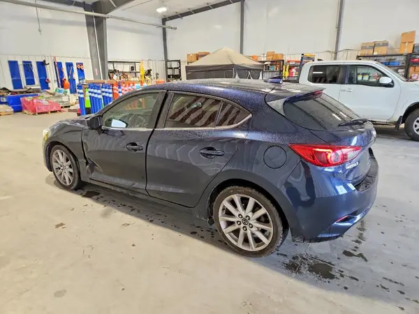3MZBN1M37HM140184 — 2017 Mazda 3, photo 2 from Copart, Front end