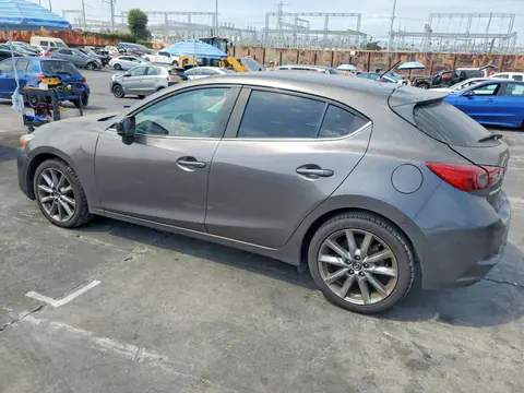 3MZBN1L32JM176484 — 2018 Mazda 3, photo 2 from Copart 14.10.2026, Minor dents and scratches
