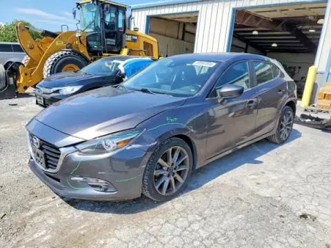 3MZBN1M35JM229824 — 2018 Mazda 3, Parte trasera (Rear End), fotos antes de reparar
