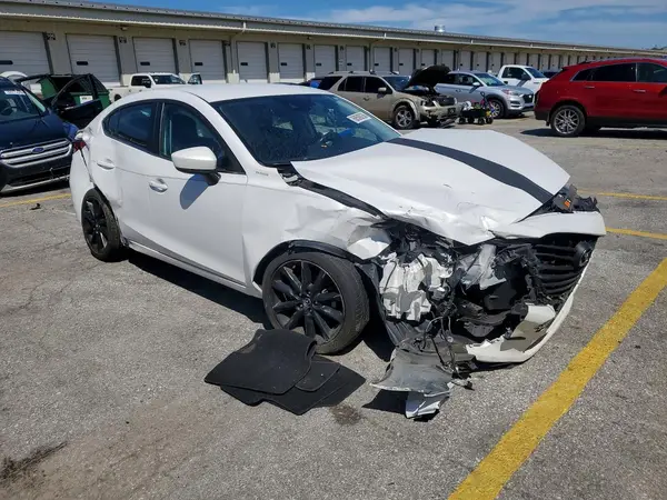 3MZBN1V38JM183226 — 2018 Mazda 3, photo 4 from Copart 19.10.2026, Front end