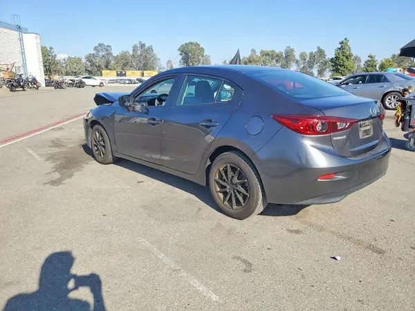 3MZBN1U74JM192056 — 2018 Mazda 3, photo 2 from Copart 29.09.2026, Front end