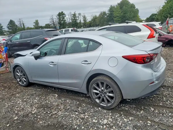 3MZBN1V36JM170331 — 2018 Mazda 3, zdjęcie 2 z Copart, Przód