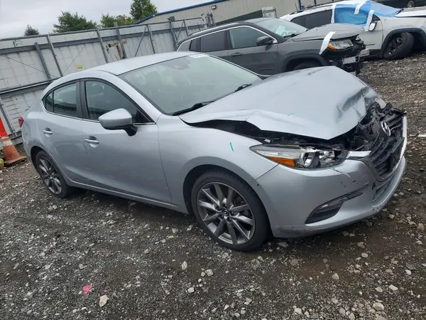 3MZBN1V36JM170331 — 2018 Mazda 3, zdjęcie 4 z Copart, Przód