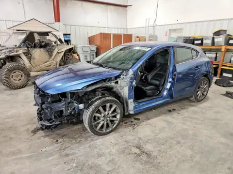 3MZBN1L33JM227684 — 2018 Mazda 3, Front end (Front End), before-repair photos