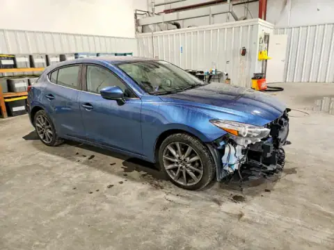 3MZBN1L33JM227684 — 2018 Mazda 3, zdjęcie 4 z Copart, Przód