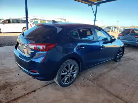 3MZBN1M35JM172167 — 2018 Mazda 3, photo 3 from Copart, Front end