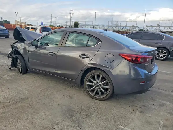 3MZBN1W33JM230077 — 2018 Mazda 3, zdjęcie 2 z Copart, Przód