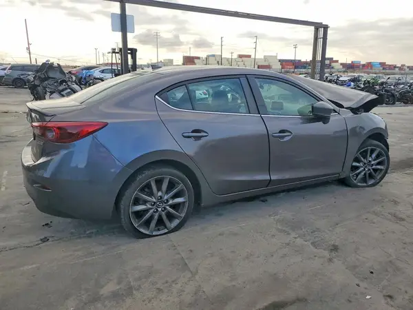 3MZBN1W33JM230077 — 2018 Mazda 3, zdjęcie 3 z Copart, Przód