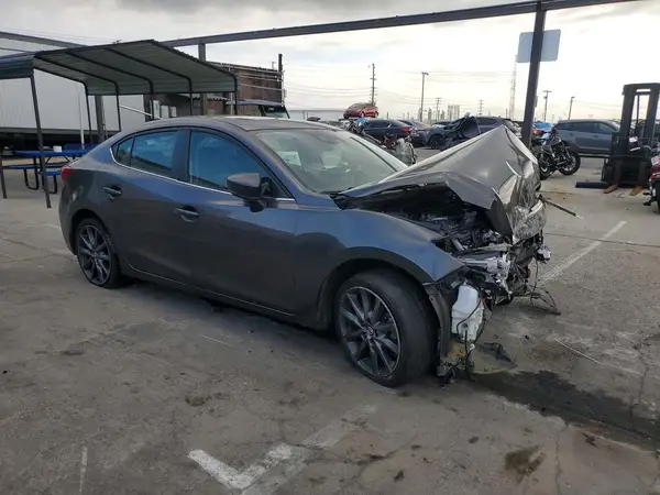 3MZBN1W33JM230077 — 2018 Mazda 3, zdjęcie 4 z Copart, Przód