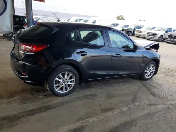 3MZBN1K70JM226450 — 2018 Mazda 3, photo 3 from Copart, Front end