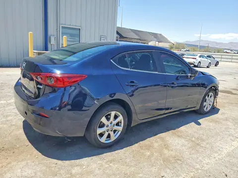 3MZBN1U78JM196305 — 2018 Mazda 3, zdjęcie 3 z Copart 20.10.2026, Przód