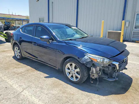 3MZBN1U78JM196305 — 2018 Mazda 3, zdjęcie 4 z Copart 20.10.2026, Przód