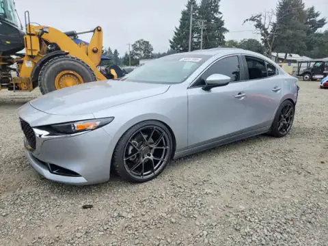 3MZBPBDM8LM131379 — 2020 Mazda 3, Задня частина (Rear End), фото до ремонту
