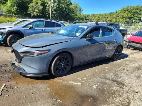 JM1BPBNY6M1330255 — 2021 Mazda 3, Przód (Front End), zdjęć przed naprawą