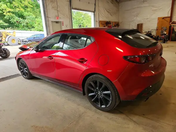 JM1BPBJY8M1335351 — 2021 Mazda 3, photo 2 from Copart 19.10.2026, Front end