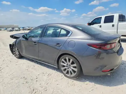 JM1BPABL1M1317772 — 2021 Mazda 3, photo 2 from Copart 15.10.2026, Front end