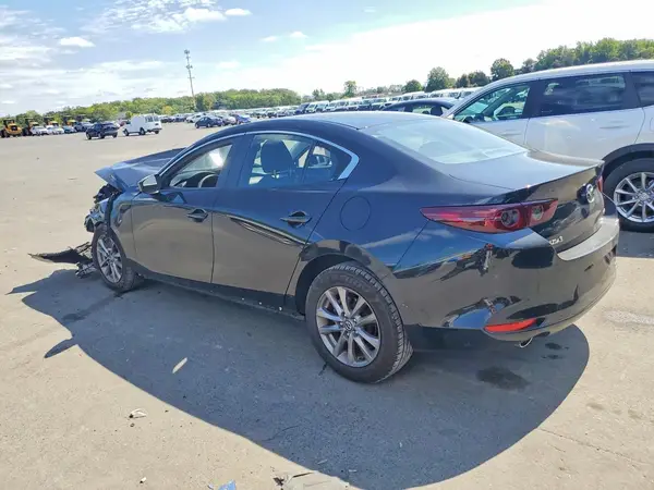 JM1BPAA70M1333594 — 2021 Mazda 3, photo 2 from Copart, Front end
