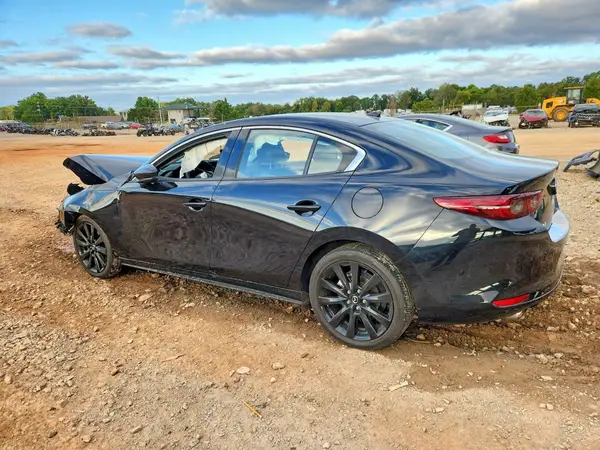 JM1BPBAY3M1333104 — 2021 Mazda 3, photo 2 from Copart, Front end