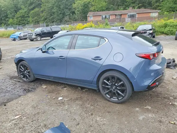 JM1BPAMM2P1608176 — 2023 Mazda 3, фото 2 с аукциона Copart, Передняя часть