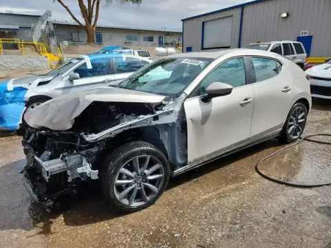 JM1BPALL3T1886524 — 2026 Mazda 3, Przód (Front End), zdjęć przed naprawą