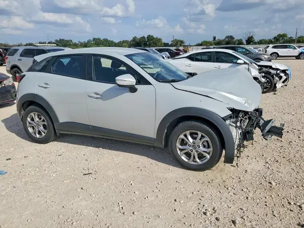 JM1DKDB72L1471689 — 2020 Mazda CX-3, фото 4 с аукциона Copart, Передняя часть