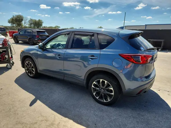 JM3KE4DYXG0607445 — 2016 Mazda CX-5, photo 2 from Copart 13.10.2026, Minor dents and scratches