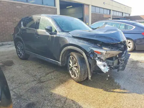 JM3KFBE25K0654855 — 2019 Mazda CX-5, zdjęcie 4 z Copart 21.09.2026, Przód