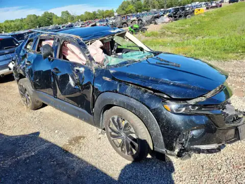 7MMVAAEW0SN137970 — 2025 Mazda CX-50, zdjęcie 4 z Copart 21.09.2026, Uszkodzenia dookoła