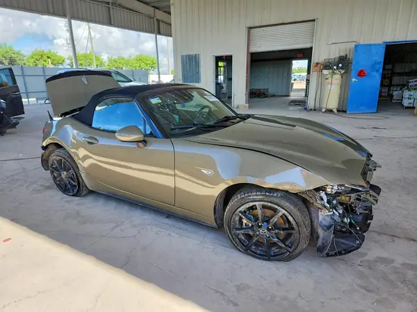 JM1NDAD72P0555386 — 2023 Mazda MX-5, photo 4 from Copart, Rear end