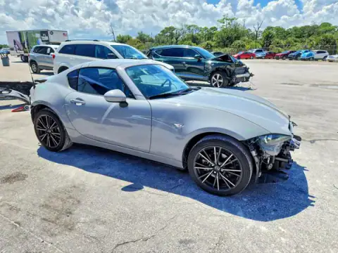 JM1NDAM78R0609888 — 2024 Mazda MX-5, zdjęcie 4 z Copart 21.10.2026, Przód