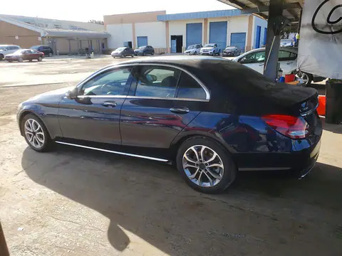 55SWF4JB6HU211683 — 2017 Mercedes-Benz C, фото 2 с аукциона Copart 13.10.2026, Механические повреждения