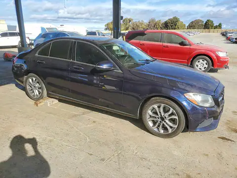 55SWF4JB6HU211683 — 2017 Mercedes-Benz C, фото 4 с аукциона Copart 13.10.2026, Механические повреждения