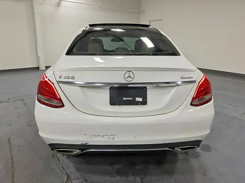 55SWF4KB1GU177360 — 2016 Mercedes C-Klasse, Незначні вм’ятини й подряпини, фото до ремонту