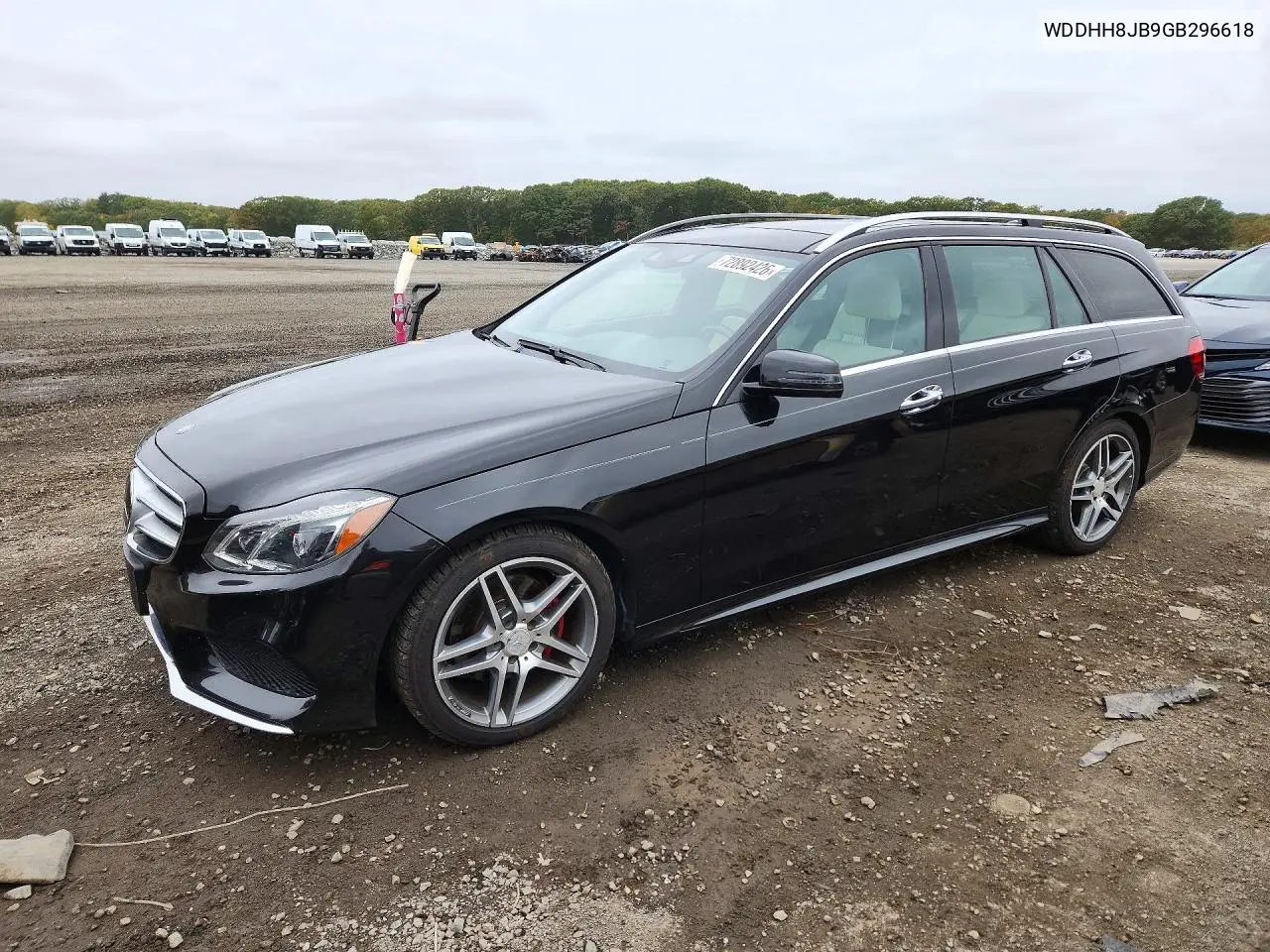 WDDHH8JB9GB296618 Mercedes E-Klasse 2016 — Minor dents and scratches damage, before-repair photo