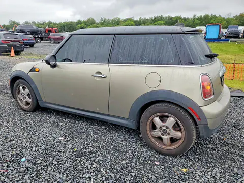 2010 MINI COOPER VIN WMWMF3C58ATZ61502 фото 2
