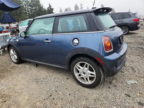 2010 MINI COOPER VIN WMWMF7C51ATZ70503 фото 2