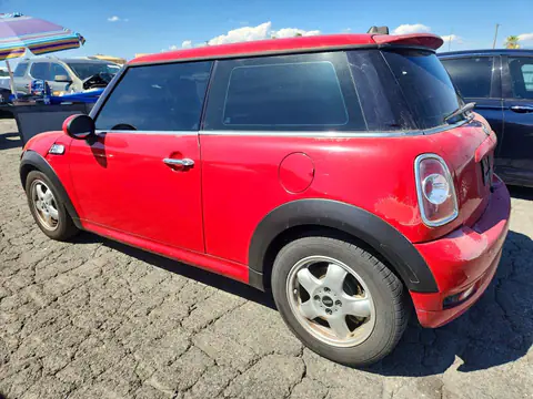 2011 MINI COOPER VIN WMWSU3C53BT091186 фото 2