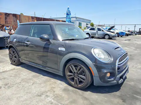 WMWXP7C59J2A48466 — 2018 MINI Cooper, photo 4 from Copart 21.10.2026, Rear end
