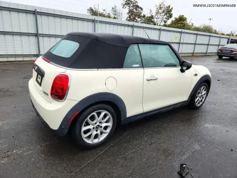 WMWWJ3C01M3M96688 — 2021 MINI Cooper, фото 3 с аукциона Copart, Подтопление