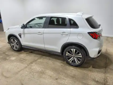 JA4AP3AU4LU018575 — 2020 Mitsubishi Outlander, фото 2 з Copart 22.09.2026, Незначні вм’ятини й подряпини