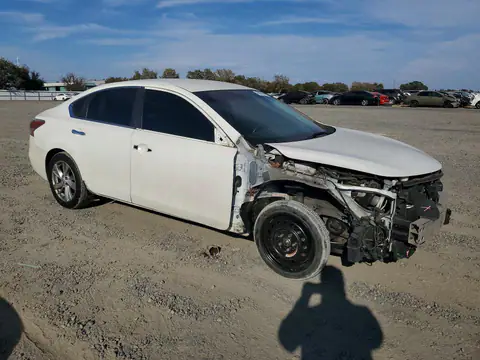 1N4AL3AP3EC266276 — 2014 Nissan Altima, фото 4 с аукциона Copart 29.09.2026, Передняя часть