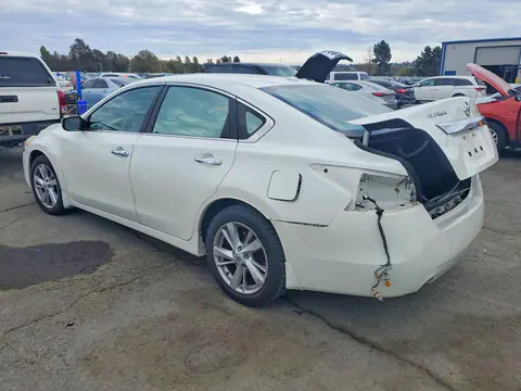 2015 Nissan Altima VIN 1N4AL3AP9FC273654 фото 2