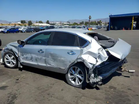 1N4AL3AP7FC595791 — 2015 Nissan Altima, photo 2 from Copart 30.09.2026, Rear end