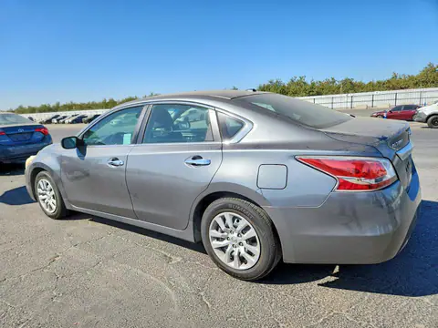 1N4AL3AP1FN344382 — 2015 Nissan Altima, photo 2 from Copart 19.10.2026, Minor dents and scratches