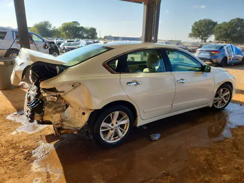1N4AL3AP8FC191298 — 2015 Nissan Altima, photo 3 from Copart 14.10.2026, Rear end