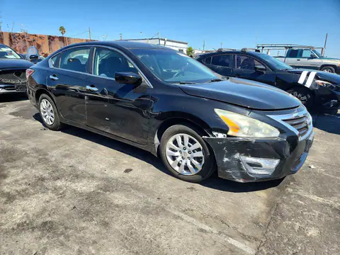 1N4AL3AP5FC234821 — 2015 Nissan Altima, foto 4 de Copart 30.09.2026, Parte delantera
