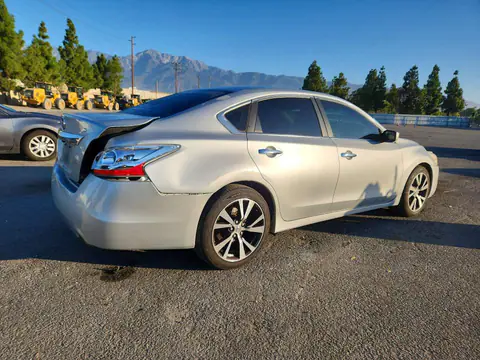 1N4AL3AP9FC416747 — 2015 Nissan Altima, photo 3 from Copart 29.09.2026, Rear end